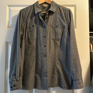 Black and white Duluth women’s flannel